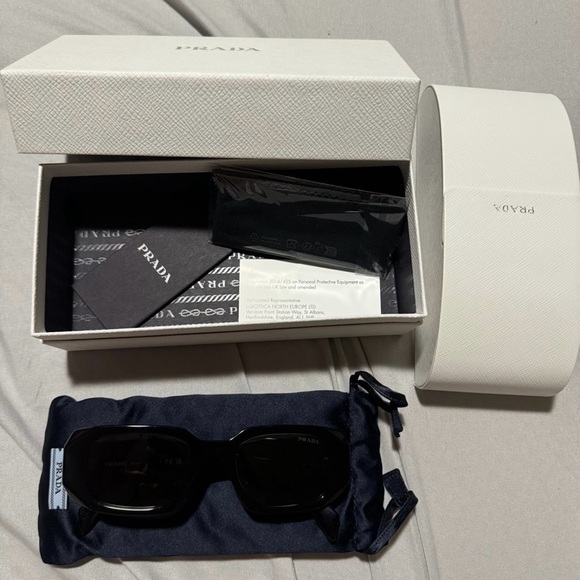 Prada sunglasses 17WS - Picture 1 of 6